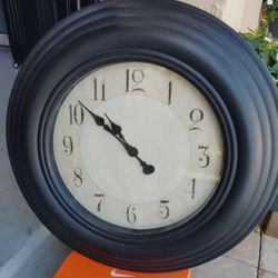 Large 28 inch Wall Clock. Silent, Accurate Quartz. Movement 