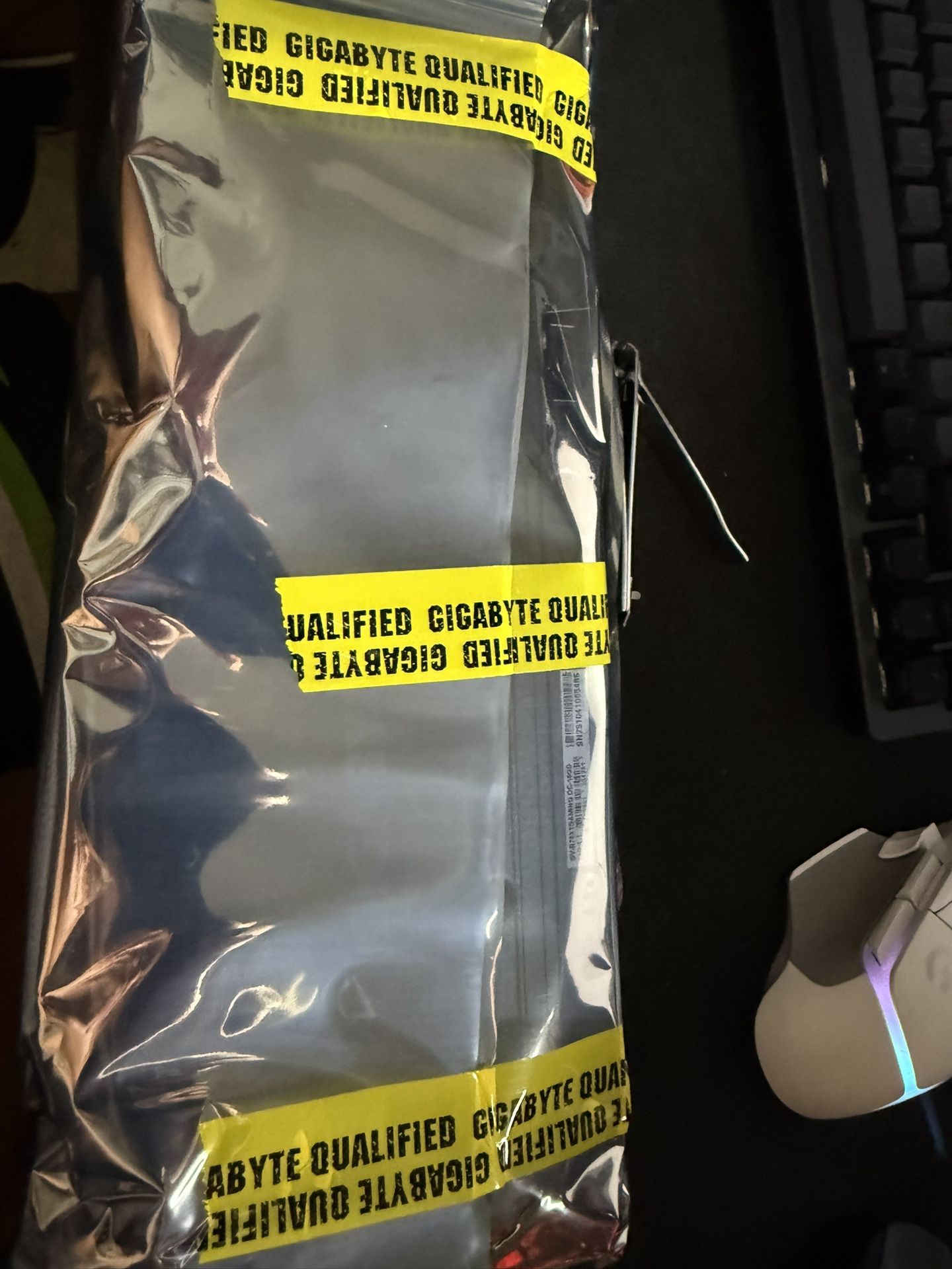 GIGABYTE Radeon RX 7600 XT Gaming OC 16G