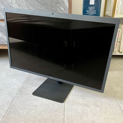 LG 27” UltraFine 5K Monitor (27MD5KL)