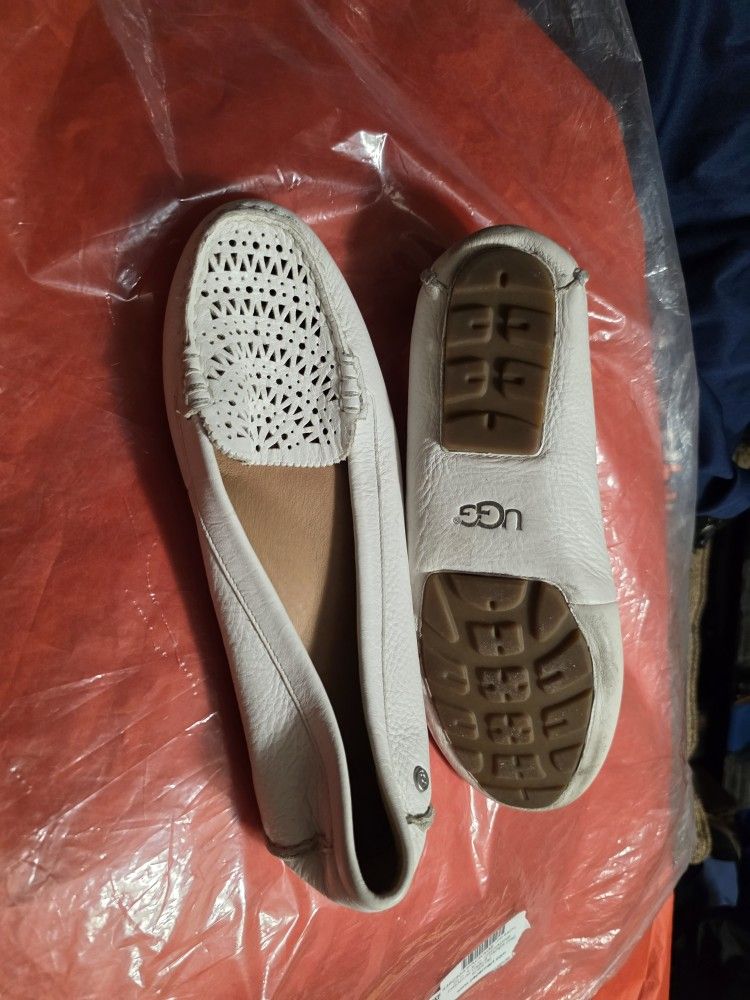 Ugg Loafers Slip On Shoes Women Size 9