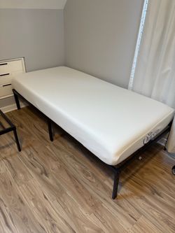 Twin mattress and metal bedframe