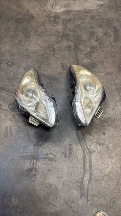 Infiniti ￼G37 headlights