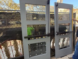 COMMERCIAL DOOR