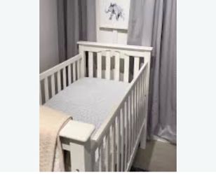 Pottery barn Kendall crib