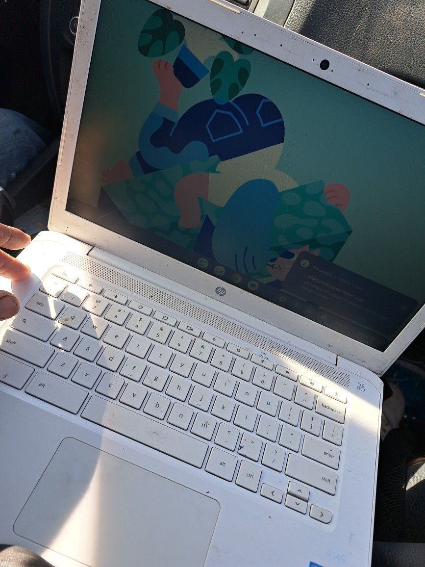 Chrome Chromebook 14 inch labtop 180 degree axis Intel celerity. N3350 processor 4gb ram 32 gb emmc