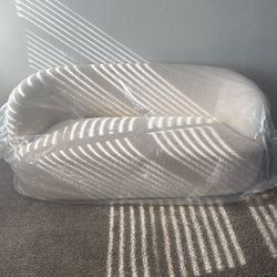 Gwyneth 68” Ivory Boucle Loveseat