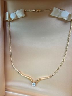 Lady's gold and diamond choker