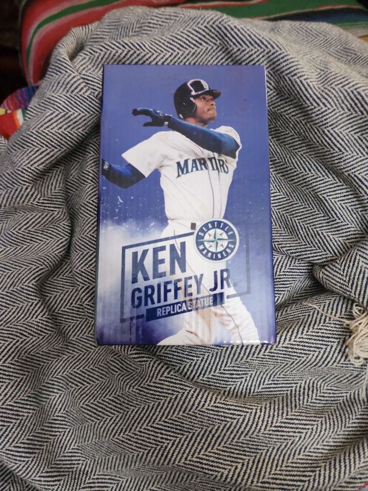 Ken Griffey Jr. Replica Statue