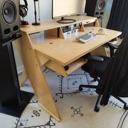 Output platform recording studio desk