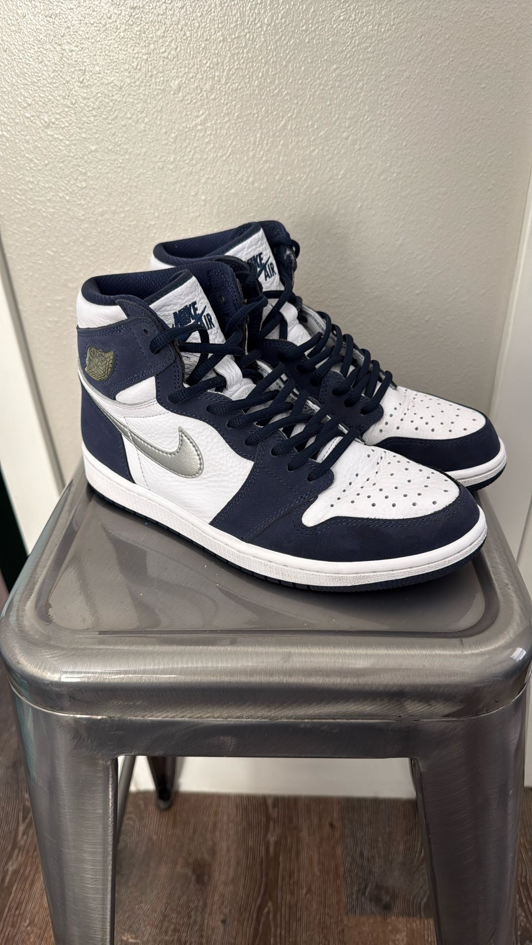 Air Jordan 1 Retro High https://offerup.com/redirect/?o=Q08uSlA= “Midnight Navy”