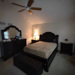 5 Piece Bedroom Set. Like New. It Was Basically Never Used . Asking $3000