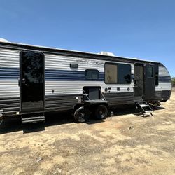 2022 GREYWOLF PINK SLIP 32Ft