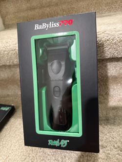 BaBylissPRO x Tomb45 Wireless Charging Hair Clipper