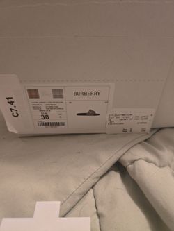 Woman Burberry slides size 8 never worn