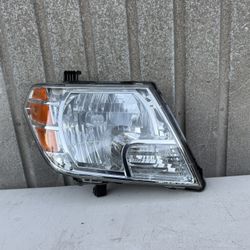 2009 2010 2011 2012 2013 2014 2015 2016 2017 2018 2019 2020 Nissan Frontier Headlight Headlamp Right Passenger Side RH OEM USED ORIGINAL