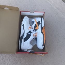 Mens Size 13 Nike Cross Trainer Shoes 