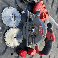 Milwaukee M12 Fuel 5 3/8” Circular Saw With Charger And Batteries 