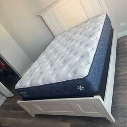 Queen size bed