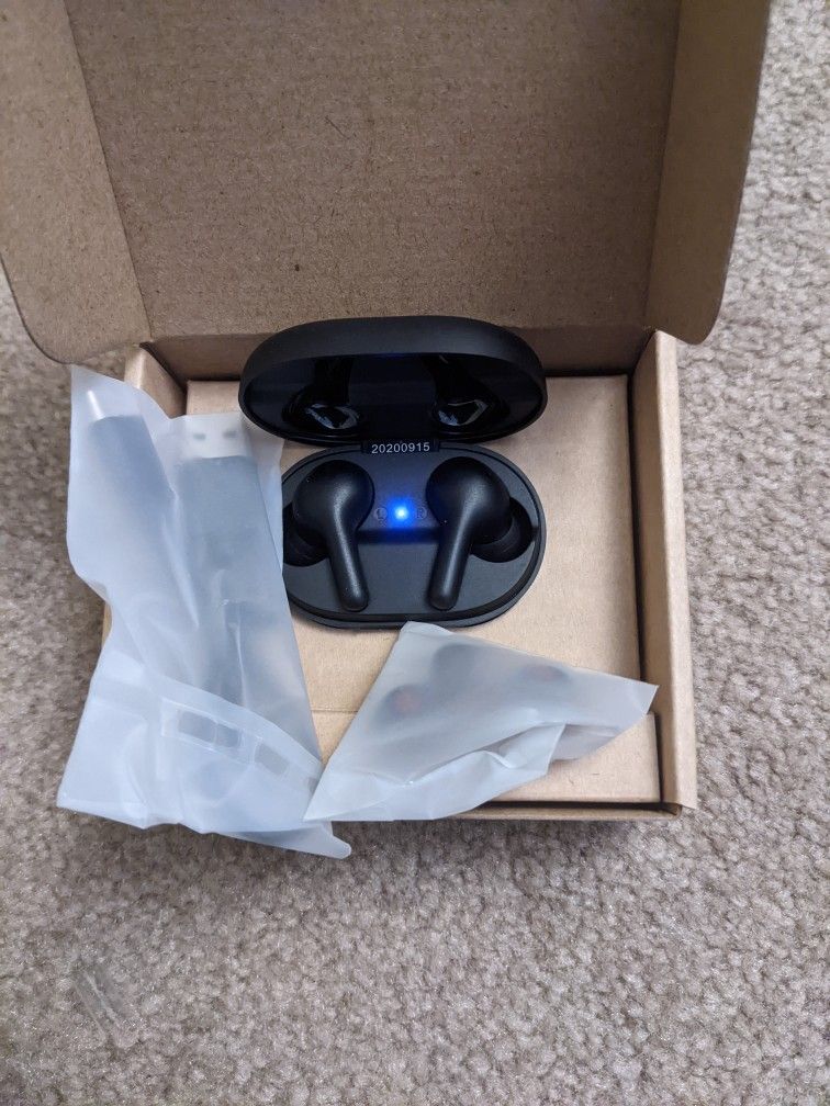 Like new Bluetooth wireless earbud