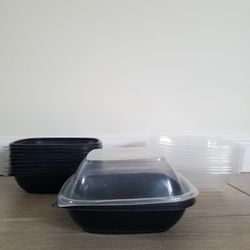 6" Square Firm Plastic Containers With Lids (12)