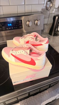 Jordan 1 Low Travis Scott