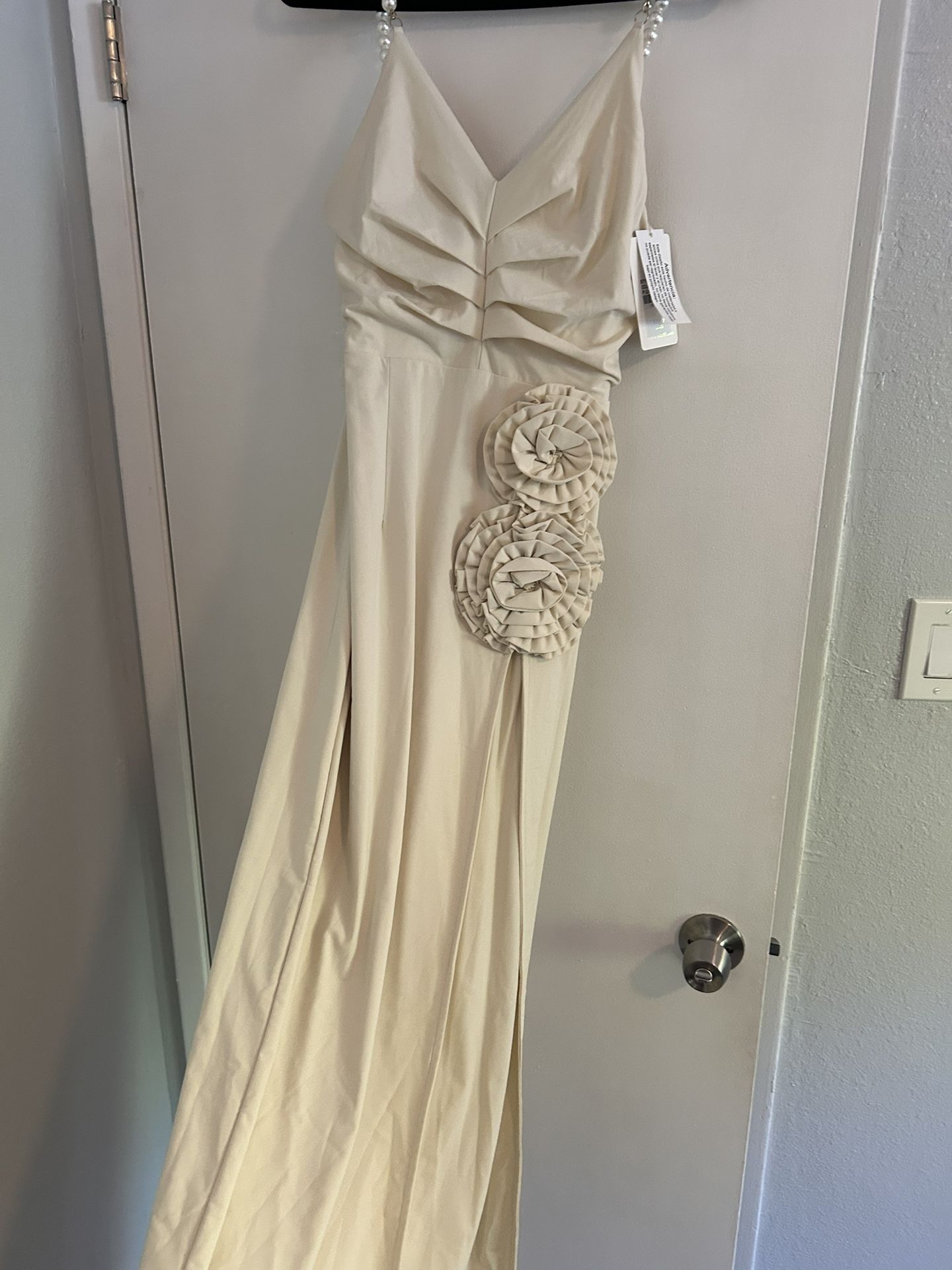 New Beautiful Dress ๐ $25 Obo