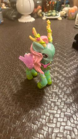 Hatchimals Pixies Riders Deeraloo Glider Pony With Wings Gliders