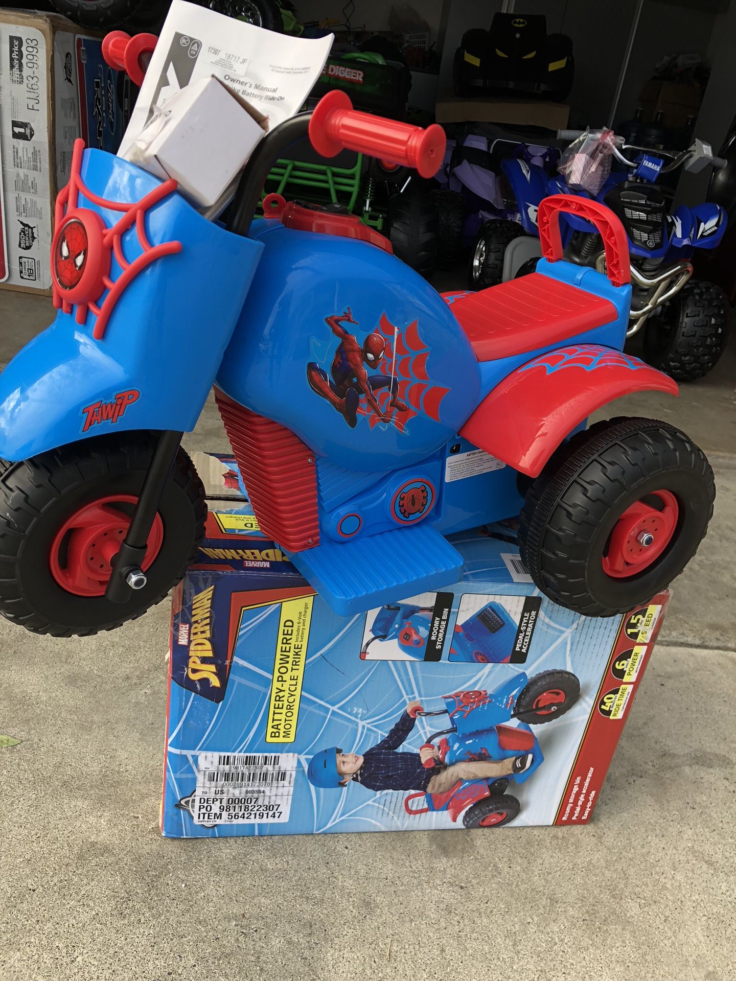 BRAND NEW Spiderman Motorcycle electric kids ride on cars power wheels