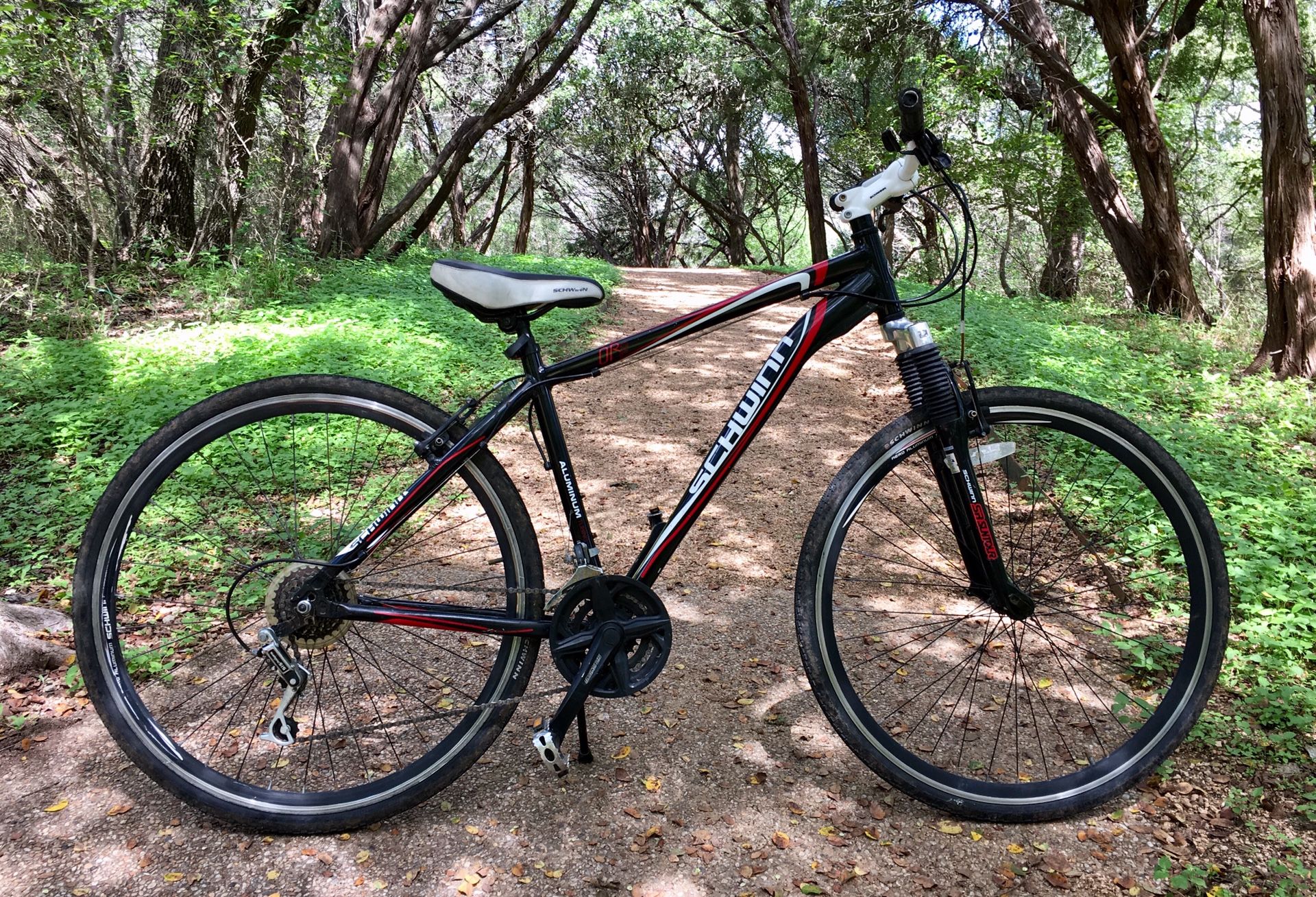 schwinn or2 700c men's hybrid bicycle