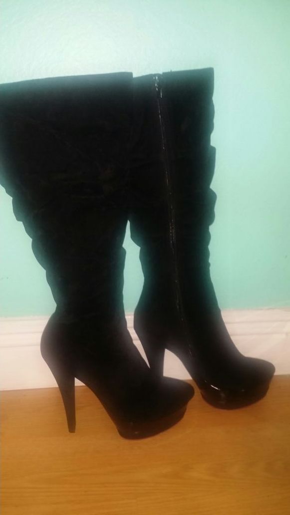 Black high boots... Size 7 1/2., # like new!