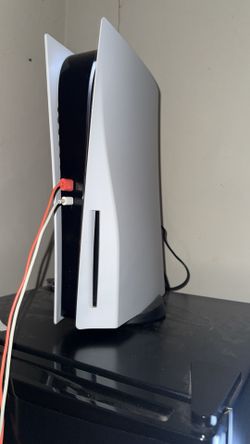 Ps5 With 2 Controllers And Plenty Of Games 