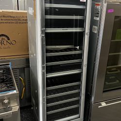 Thermador Built In 24” Custom Panel Ready Wine Cooler 