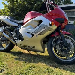 Triumph TT 600