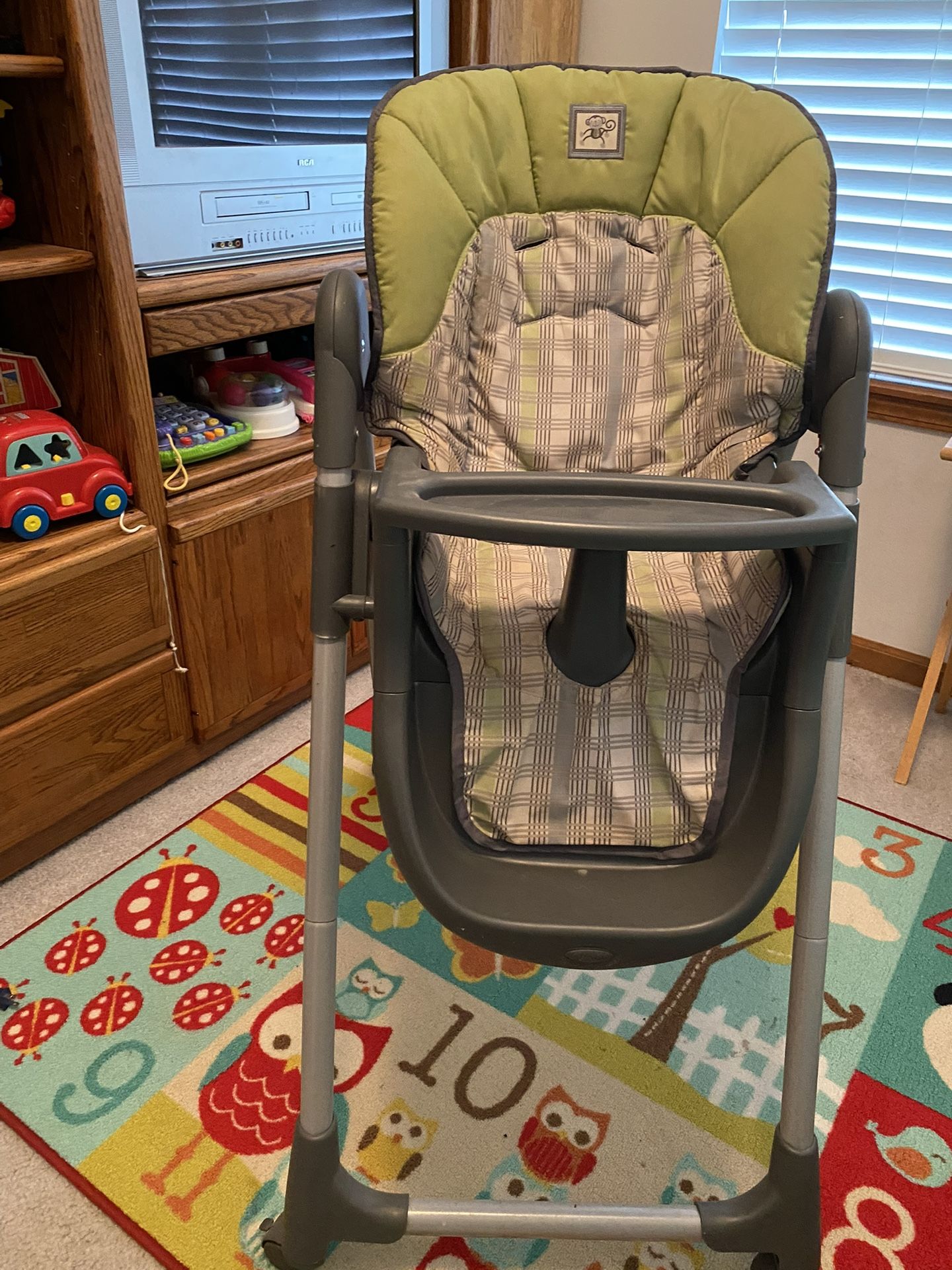 Graco Adjustable High Chair With Wheels Like New Condition