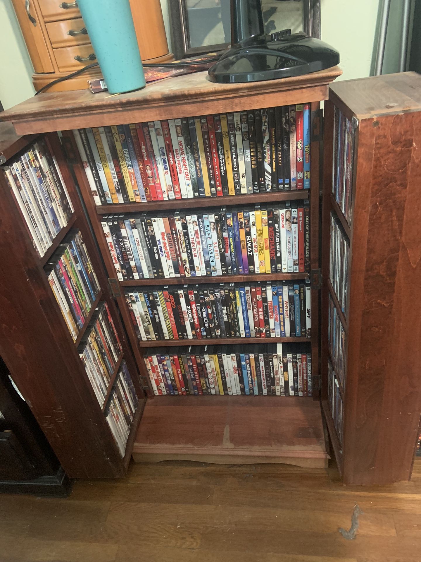 DVD’S with cabinets 150 Obo