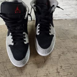 Jordan Mens Sneakers 