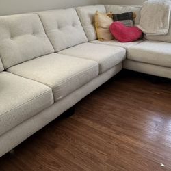 American warehouse 2 Pc Sectional. 