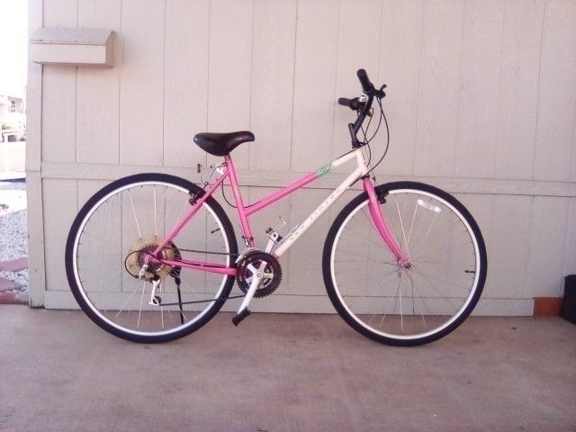 700c, Woman's Fila San Simeon, Road bike.