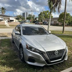 2019 NISSAN ALTIMA 