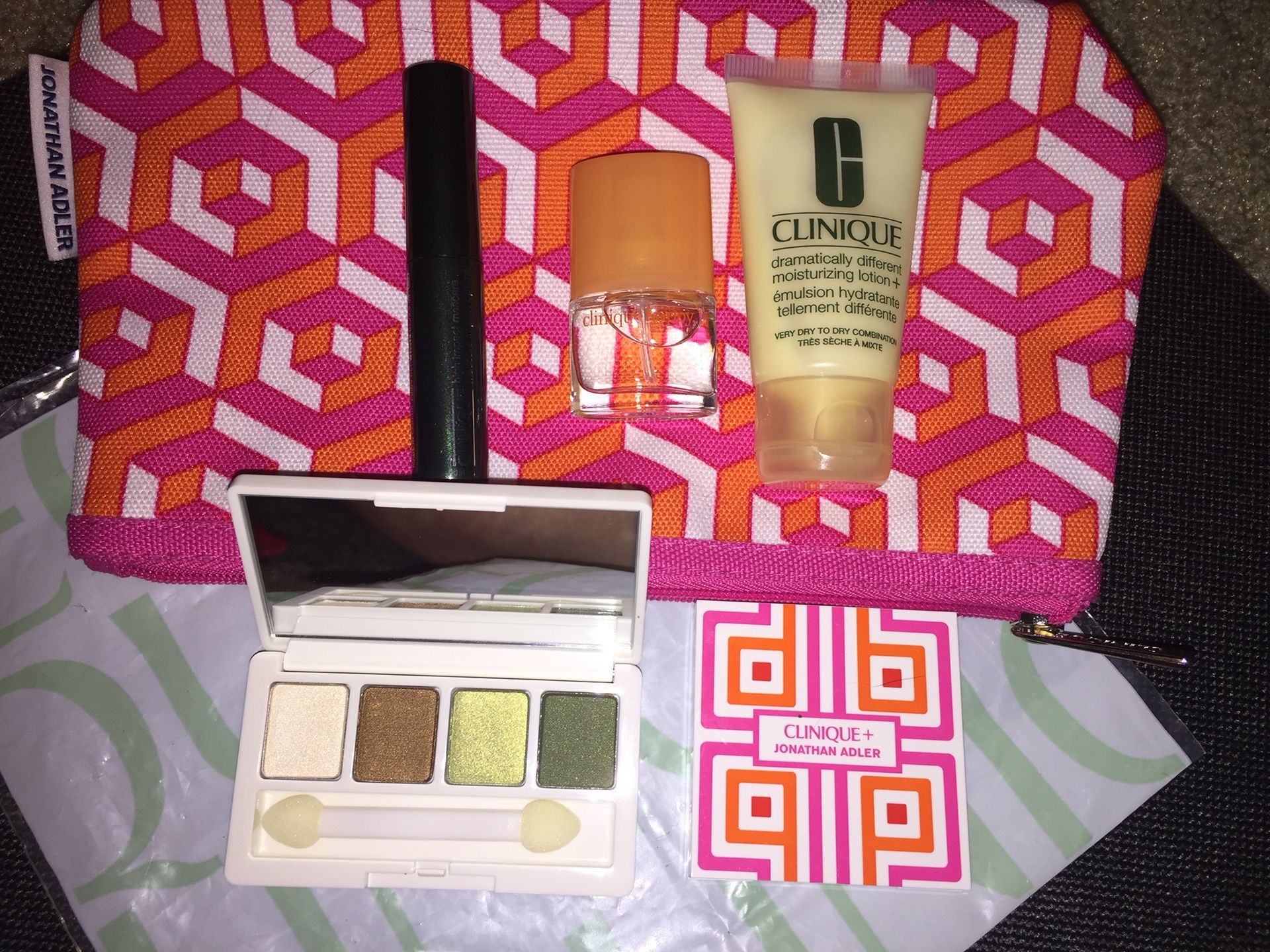 Clinique Makeup & Skincare Bonus Bag