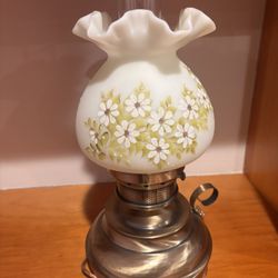 Signed Fenton Custard Uranium Lamp