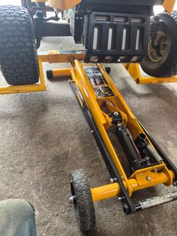 Cub tractor lift  jack not working good wont hold $90 firm