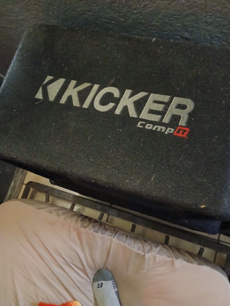 12 "Kicker Comp R In Custom Box 📦
