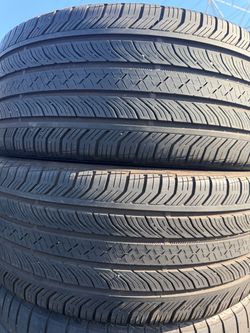 (2) 255/40R20 PAIR OF USED TIRES CONTINENTAL 70% LIFE !!