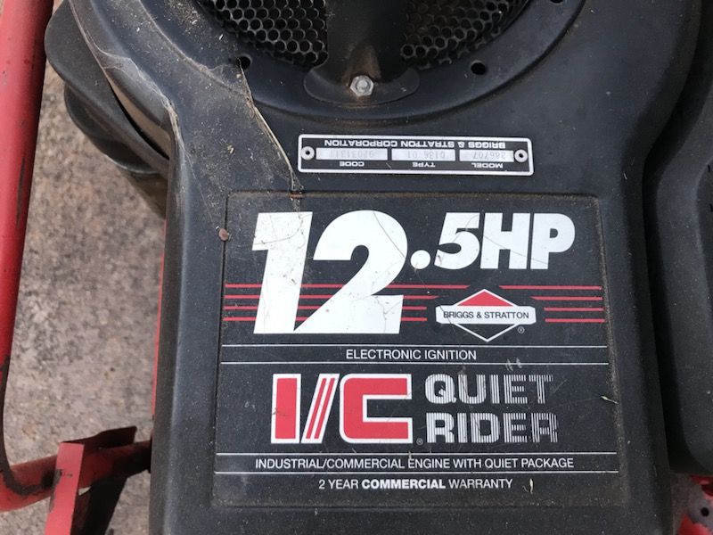 Snapper 12.5 hp with 33 inch cut rear engine riding lawnmower. Slow air ...