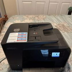 HP OfficeJet Pro 8710 All-In-One Inkjet Printer w/ Ink - Clean and Tested!