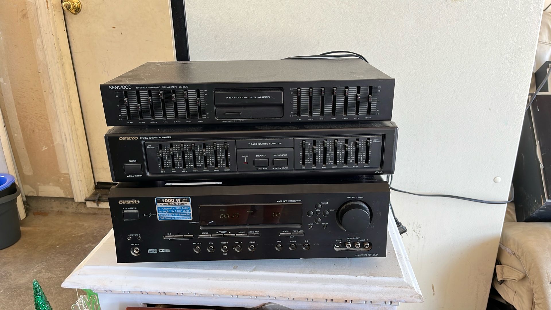 Stereo set Up With speakers