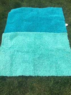 2 Rugs 36x55in Rugs Freshly Washed 