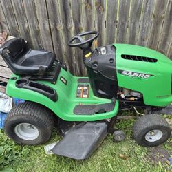 Sabre John Deer Tractor