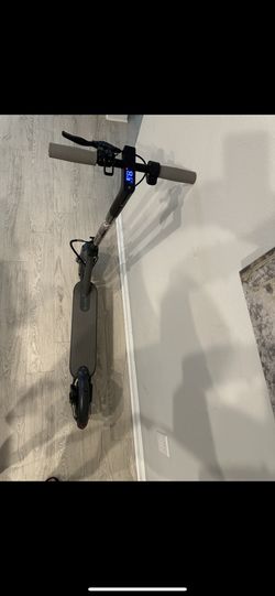 E-scooter *ONLY$200.00NAVIC T5 PAID$499 *ONLY $ 200.00 Up to 19 MilesRange,22 Mph Folding Commute Elec.Scooter 8.5" Solid Tires, Dual Braking System